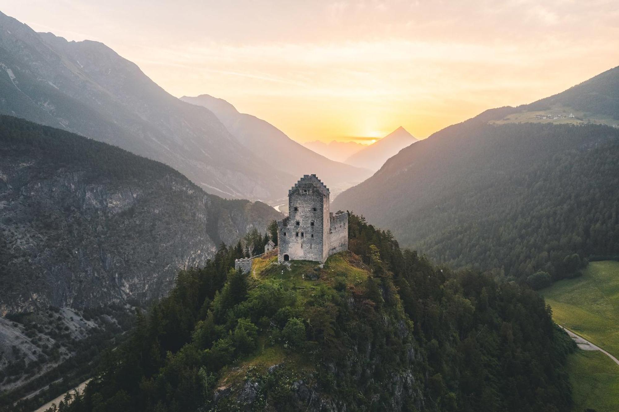 Lechtaler Alpenblick Landeck - Privatzimmer & Ferienwohnung Екстер'єр фото
