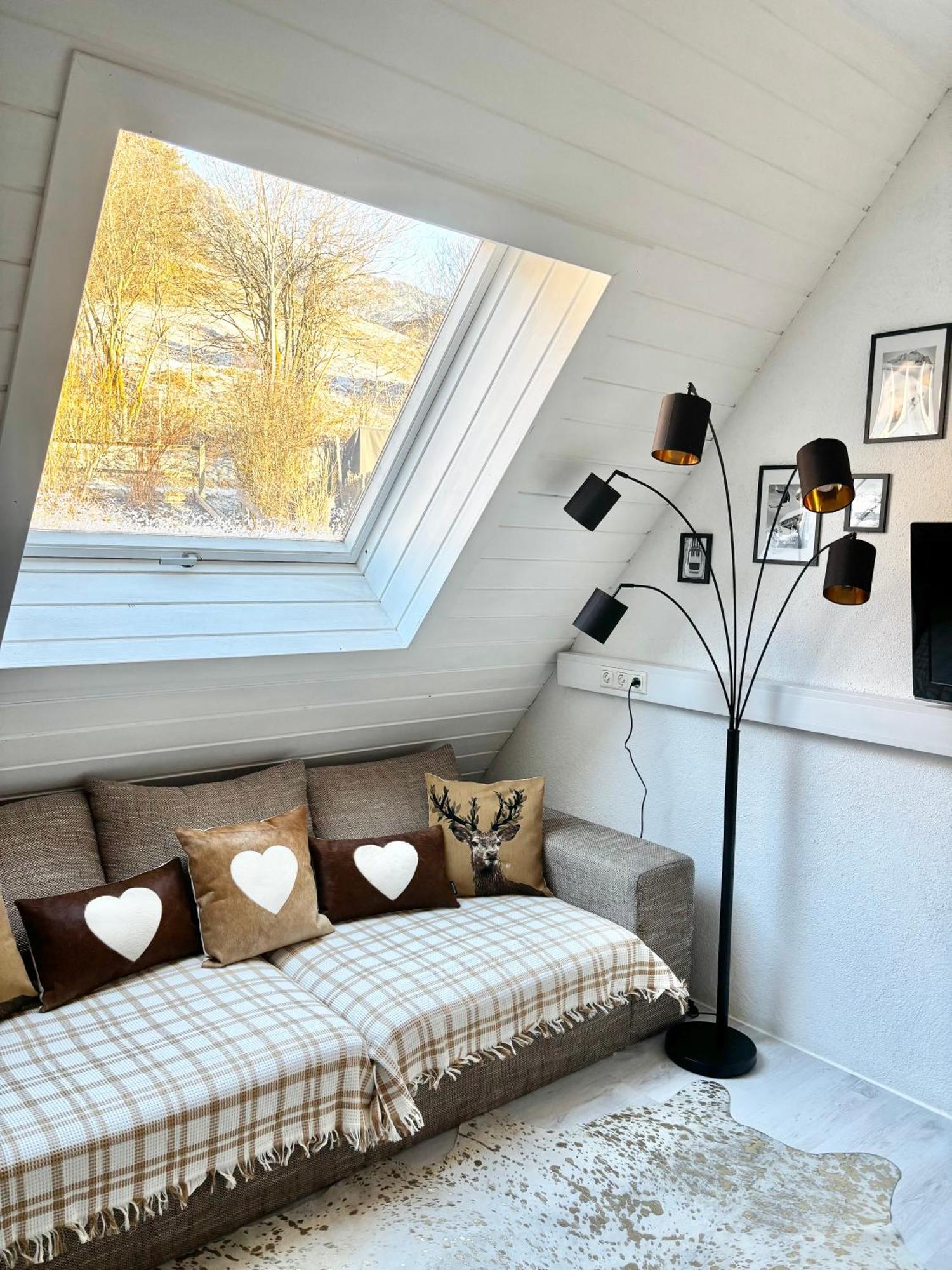 Lechtaler Alpenblick Landeck - Privatzimmer & Ferienwohnung Екстер'єр фото