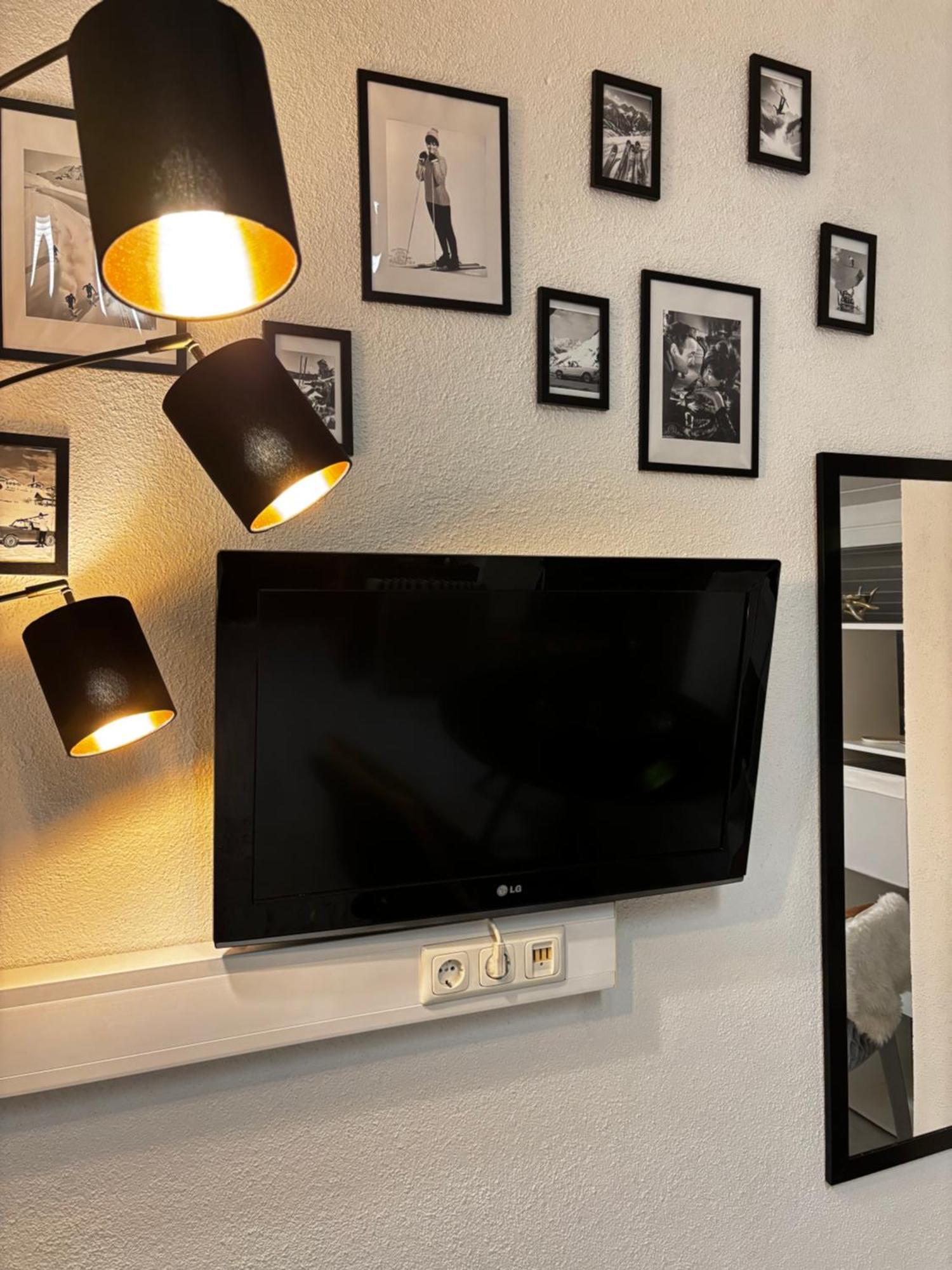 Lechtaler Alpenblick Landeck - Privatzimmer & Ferienwohnung Екстер'єр фото
